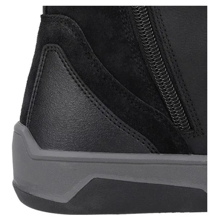 Buty krótkie RICHA TRAVIS WP BLACK czarny