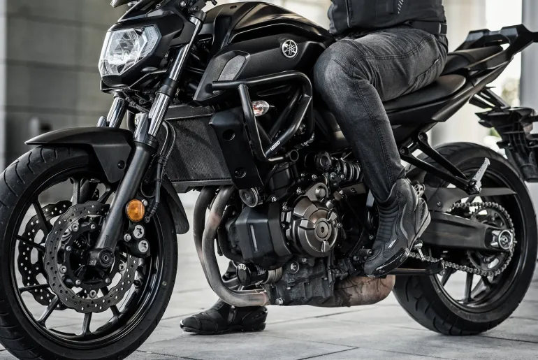 Buty sportowe SHIMA SX-6 BLACK czarny