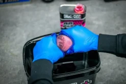Olej do filtrów powietrza MUC-OFF 1L