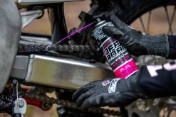 Spray do łańcucha MUC-OFF OFF-ROAD ALL WEATHER