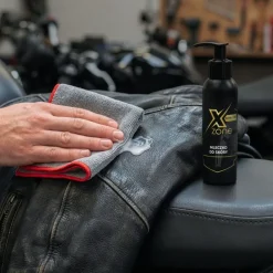Zestaw do czyszczenia i konserwacji odzieży skórzanej XZONE STRONG Z JONAMI WOMAN + SZCZOTKA 350ml